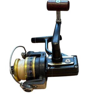Vintage Daiwa BG10 Spinning Reel Fishing Black Gold Series Japan